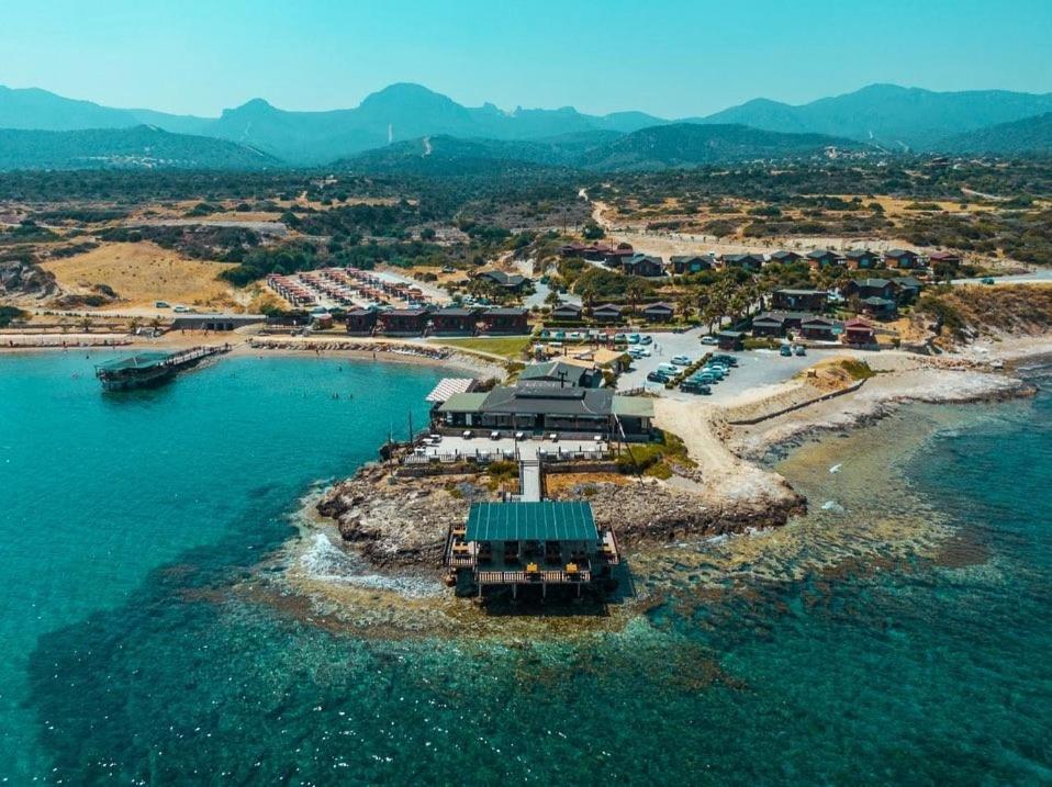 Zambak Holiday Village & Restaurant Superb Seafront Location ! Agios Georgios  Экстерьер фото
