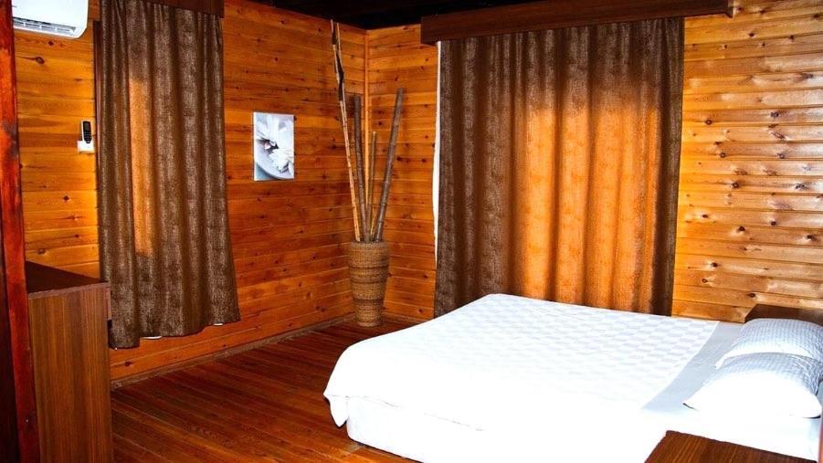 Zambak Holiday Village & Restaurant Superb Seafront Location ! Agios Georgios  Экстерьер фото
