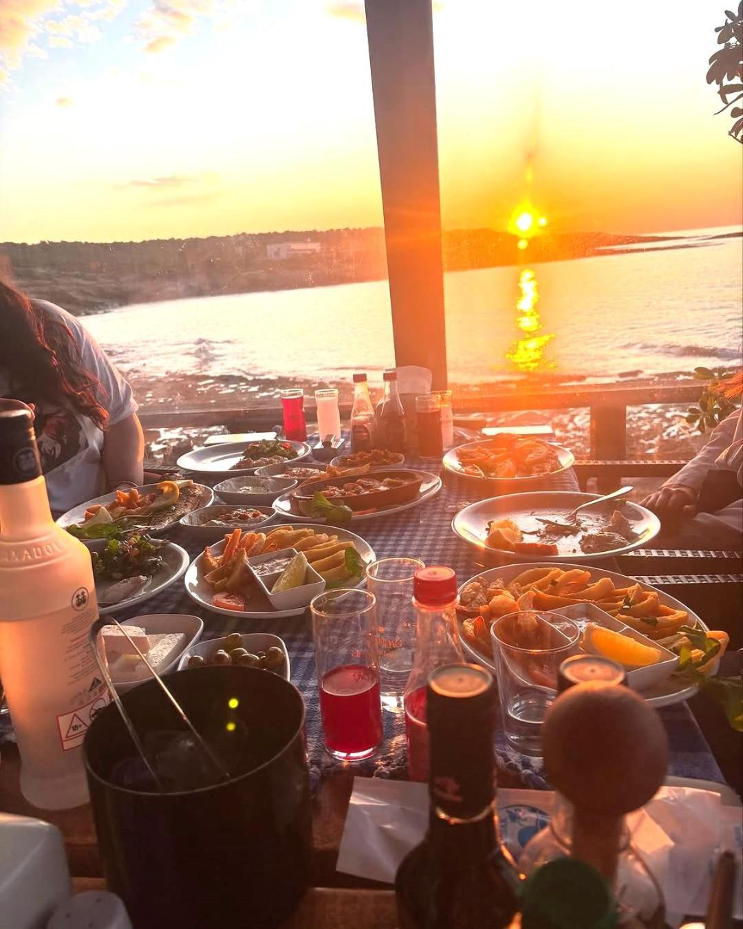 Zambak Holiday Village & Restaurant Superb Seafront Location ! Agios Georgios  Экстерьер фото